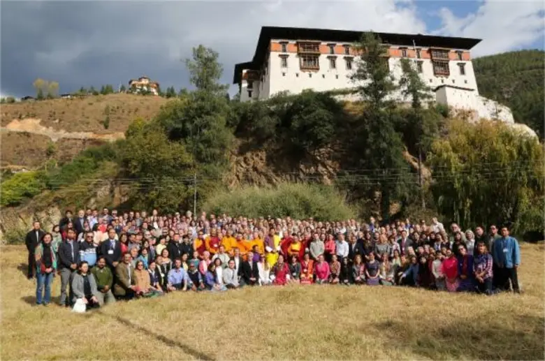สมเด็จพระราชินี Ashi Dorji Wangmo Wangchuck แห่งประเทศภูฏาน ทรงโปรดเกล้าฯ ให้ Pranda Group เป็นผู้คัดสรรอัญมณีเพื่อสร้าง Golden Butter Lamp ถวายเป็นพระราชกุศลแก่วัด Druk Wangyal Lhakhang