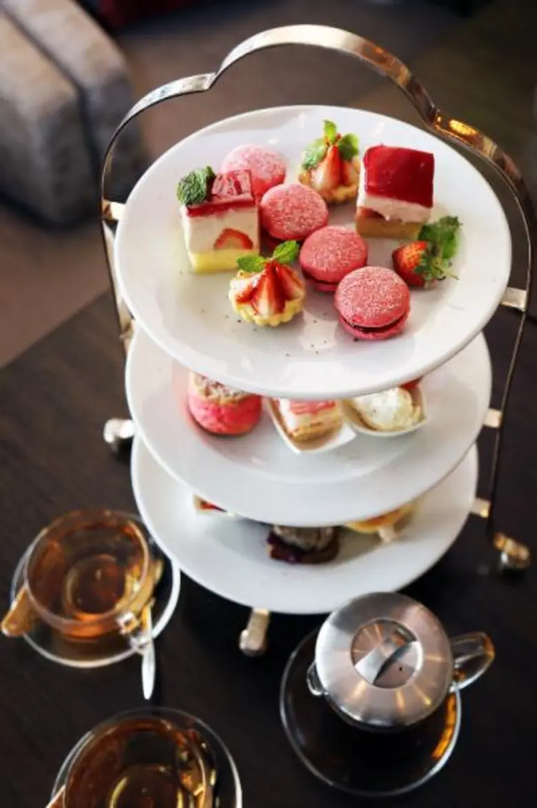 ชุดน้ำชายามบ่ายรสสตอเบอรี่ (Strawberry Fi...