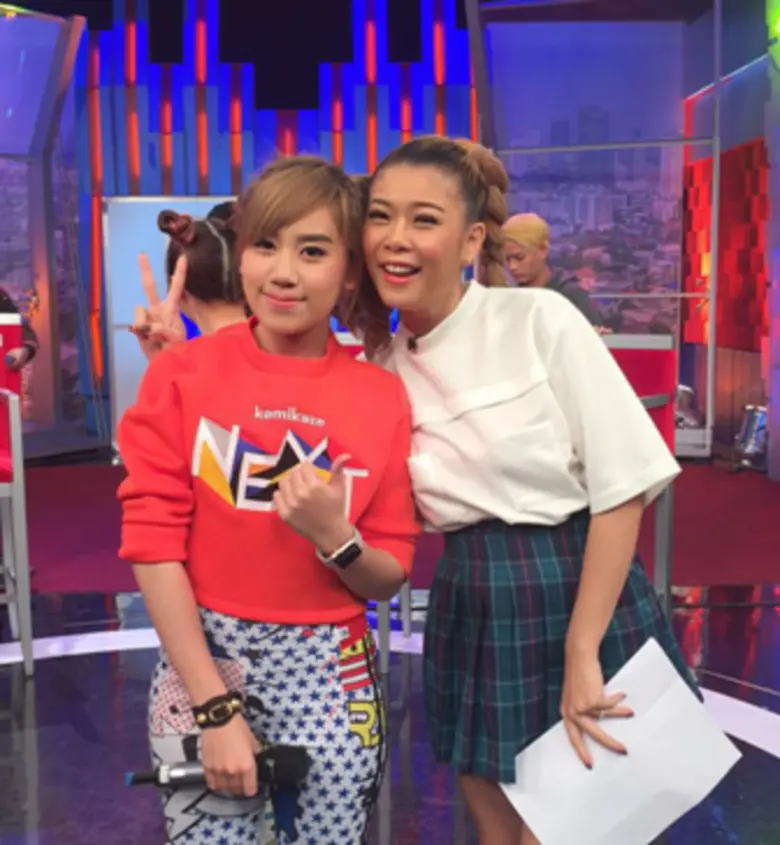 เปิดตัวครั้งแรกพร้อมเพื่อนร่วมค่าย Kamika...