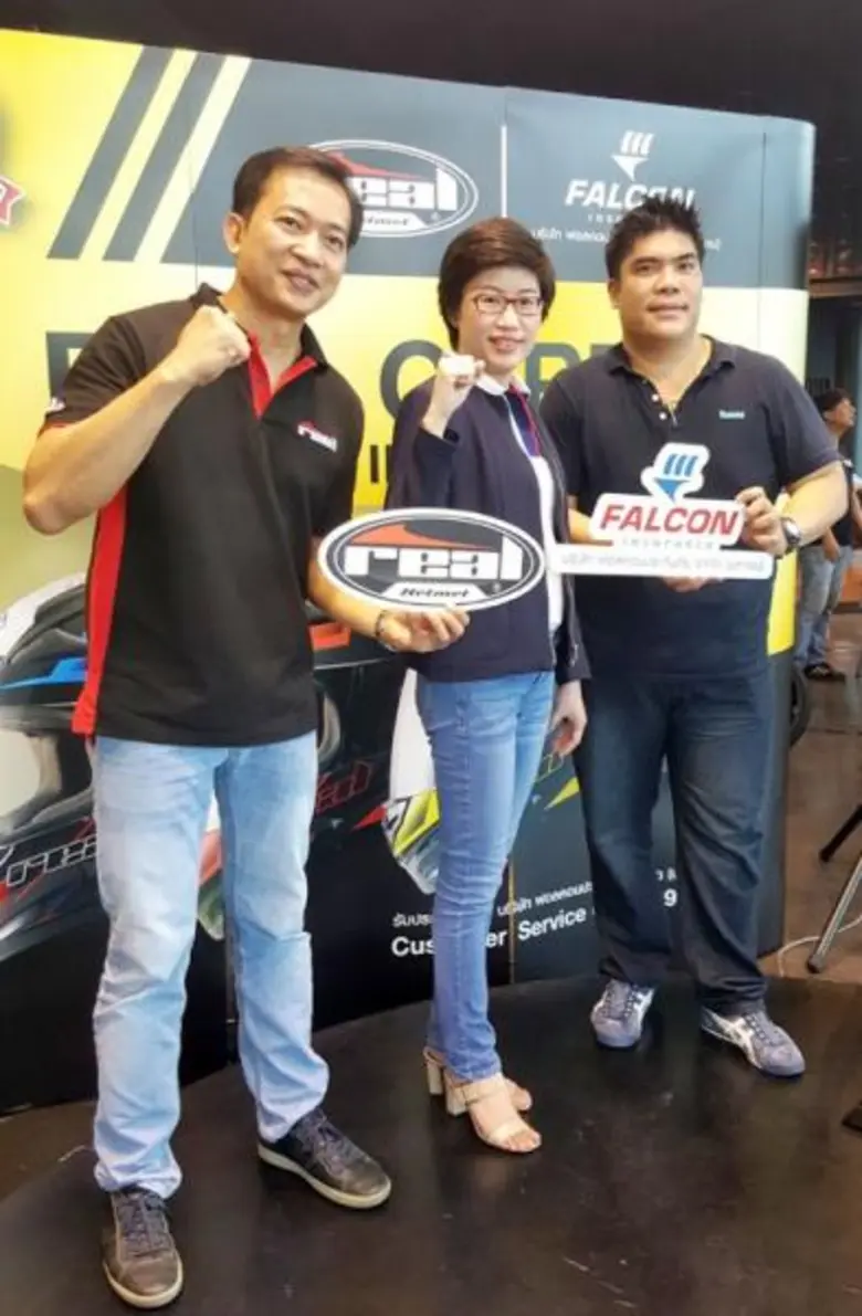 ฟอลคอนประกันภัย รุกตลาดรายย่อย จับมือหมวกนิรภัยเรียล (Real-Helmet) ผุดแคมเปญ “ฟอลคอนประกันภัย...เรียลแคร์” หมวกกันน็อคมีค่า 100,000 บาท