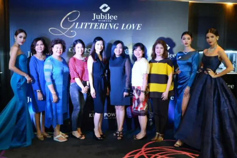 ศิลักณ์ อินทภาษี (ที่ 6 จากซ้าย) ผู้อำนวย...