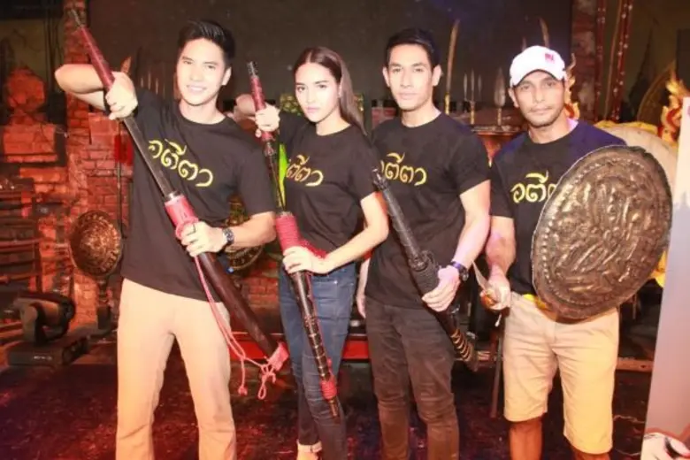 “อ๋อม-ไมค์-ปุ๊กลุก-เมฆ” บุก!ตลาดน้ำอโยธยา ชวนแฟนละครย้อนรอยอดีตกับ “อตีตา”