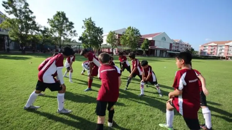 ด้วยโรงเรียนนานาชาติบรอมส์โกรฟมีความมุ่งม...