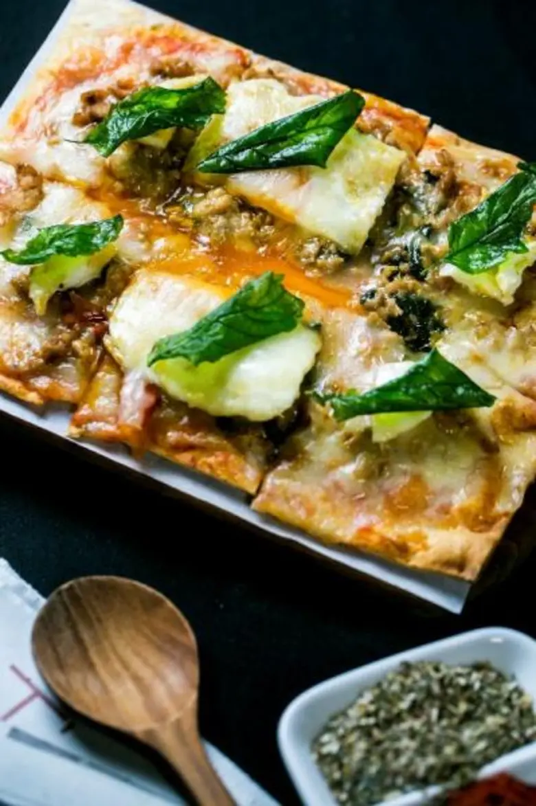 อาร์ บาร์ ล็อบบี้เลานจ์ โรงแรมเรเนซองส์ ก...