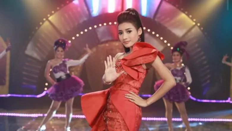 ถือเป็นนักร้องลูกทุ่งอีสานที่มาแรงแห่งยุคจริงๆ สำหร...