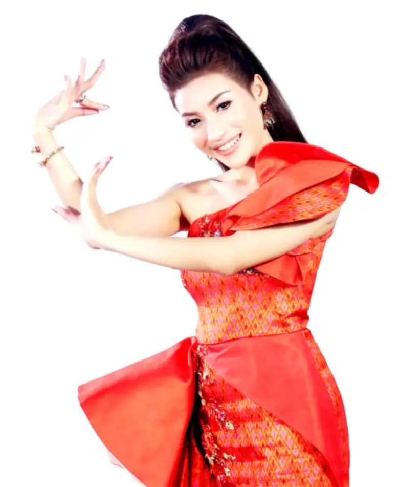 นุช วิลาวัลย์ อาร์สยาม โชว์ฝีมือแต่งเนื้อร้องทำนอง หมดเวลาบาดเจ็บ ใน อัลบั้ม หมอลำตลาดแตก