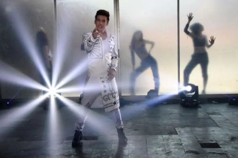 ขวัญ-เชตชวิน ถูกใจ....พลิกเล่นร้ายครั้งแรก แฟนๆ อิน บทบาทนักร้องหนุ่มแบดบอย หล่อร้าย “ดอกไม้ใต้เมฆ”