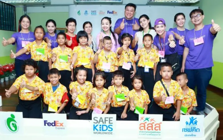 เด็กนักเรียนจากโรงเรียนวัดเลียบราษฎร์บำรุ...