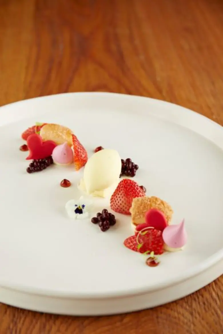 โรงแรม ดิ โอกุระ เพรสทีจ กรุงเทพฯ (The Ok...