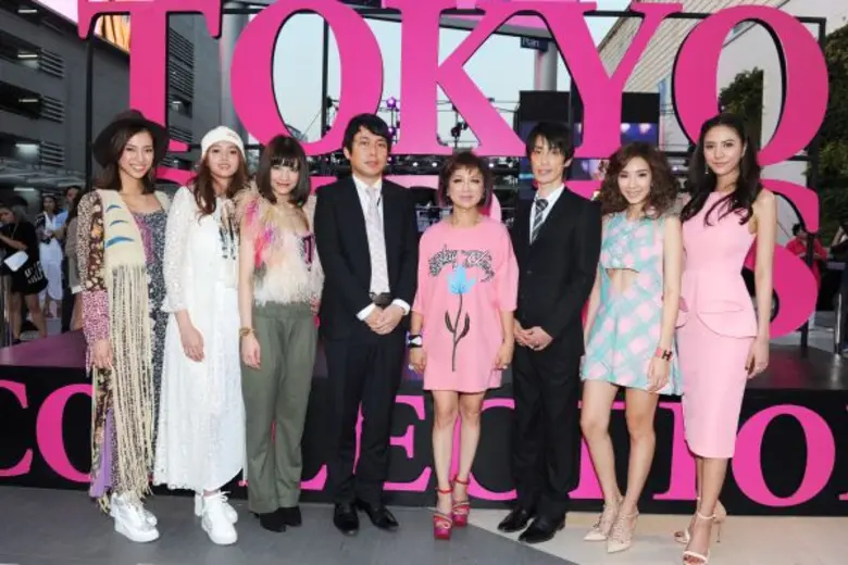 พัฒน์นรี พิบูลกุลพัฒน์ (ที่ 5 จากซ้าย) ปร...