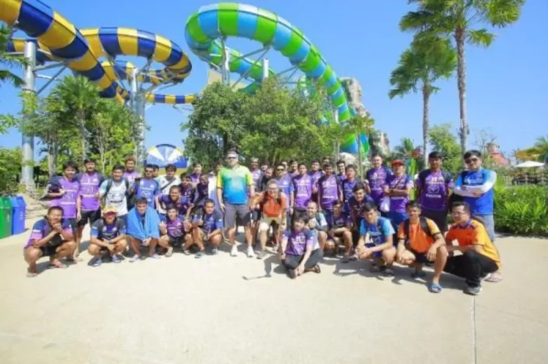 สวนน้ำวานา นาวา หัวหิน ต้อนรับทีมฟุตบอลสว...