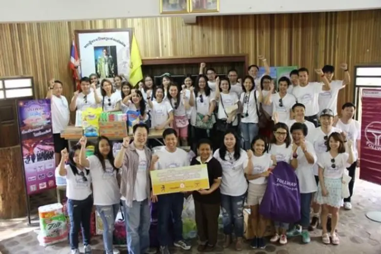 เมื่อเร็วๆนี้ นายกรวุฒิ ชิวปรีชา (แถวหน้า...