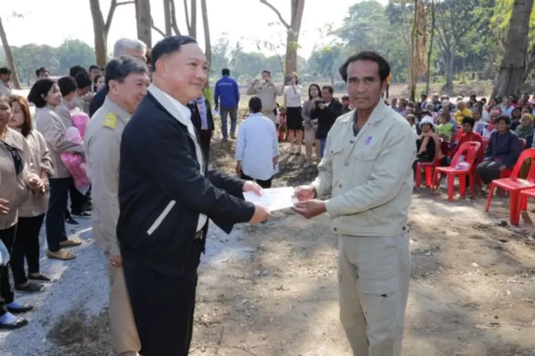 พลตำรวจเอก อดุลย์ แสงสิงแก้ว รัฐมนตรีว่าก...