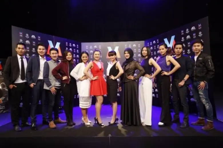 สถานีโทรทัศน์ วอยซ์ ทีวี ช่อง 21 ประเดิมศ...