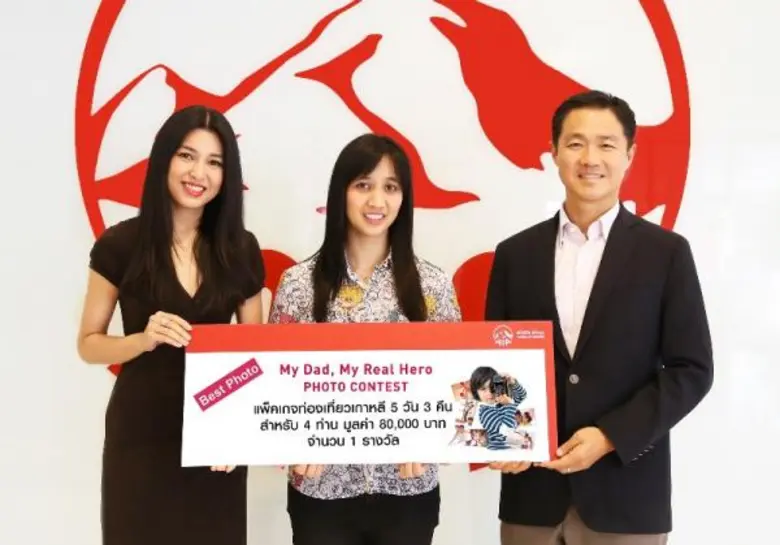 แซง ฮุย ลี (ขวาสุด) ประธานเจ้าหน้าที่ฝ่าย...