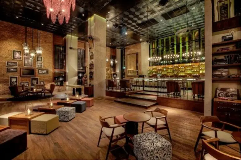 ฮาวาน่า บาร์ โรงแรมฮอลิเดย์ อินน์ พัทยา ร...