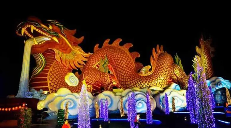 ตรุษจีนสุพรรณบุรี ปี 2559 (มหัศจรรย์ 8 ปี...