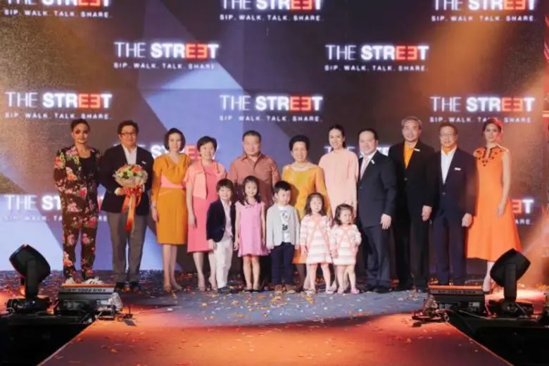 เปิดตัวสุดยิ่งใหญ่ “เดอะสตรีท รัชดา” จัดงาน “The Street Grand Opening” ยกโชว์ระดับโลก ชม “ญาญ่า อุรัสยา” ร่วมเดินแฟชั่นโชว์สุดอลัง!!