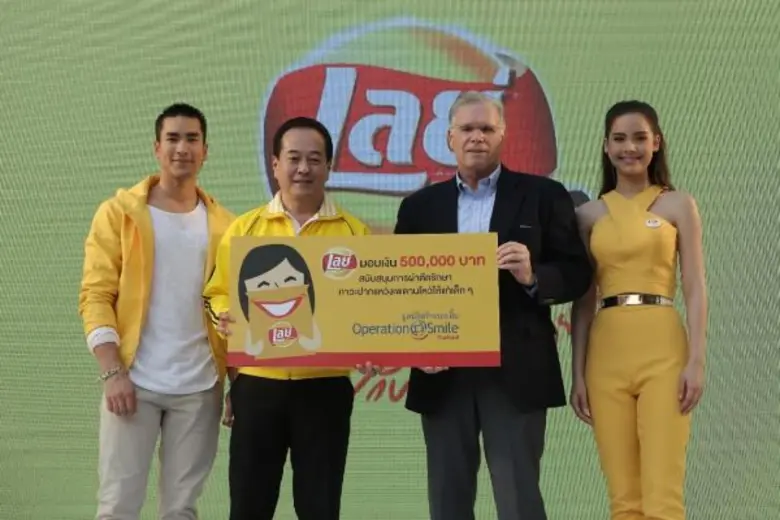 “ณเดชน์ – ญาญ่า” ร่วมฉลองความสำเร็จแคมเปญ “เลย์ สไมล์ – Lay’s Smile” ชวนคนไทยสร้าง “รอยยิ้ม” ที่ใหญ่เป็นประวัติการณ์