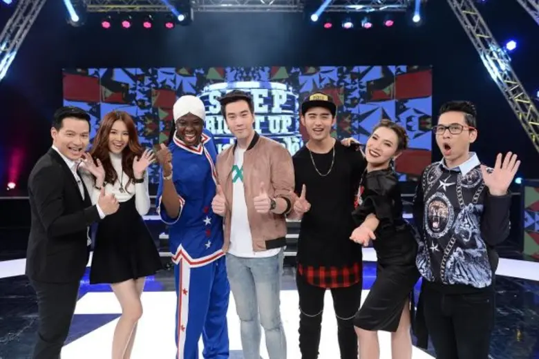 ทีวีไกด์: รายการ “STEP RIGHT UP ใครเก่ง...ใครได้!!!” แอปเปิ้ล-วอลโว่-ซัน-โจอี้ ลุ้นโต๊ะ 4 เช็คบิล คว้า 50,000 บาท!!