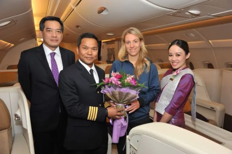 นายสุวรรธนะ สีบุญเรือง (ที่ 1 จากซ้าย) ผู...