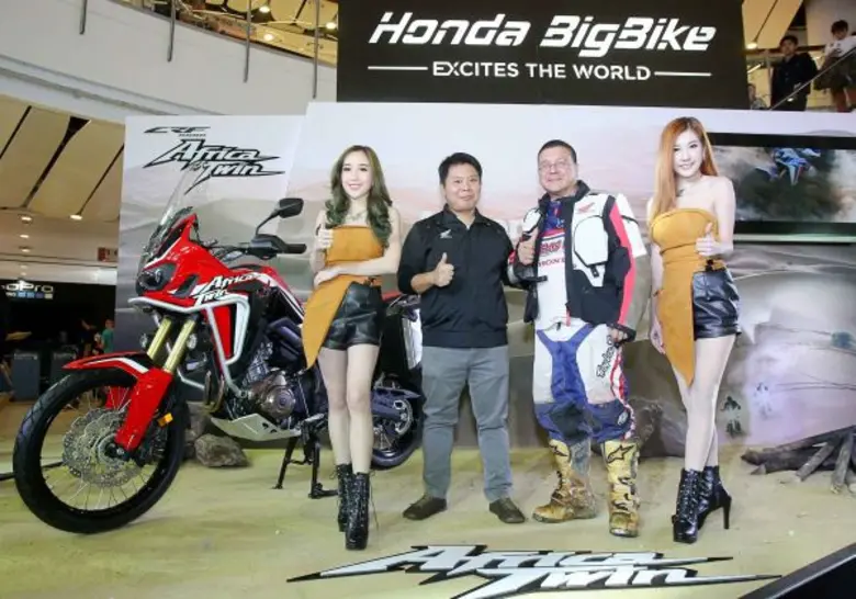 นายอัครเดช โรจน์สิรวรพัฒน์ ผู้ช่วยผู้จัดก...