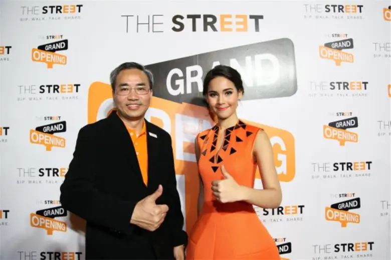 ทีซีซี จัดแกรนด์โอเพ่นนิ่ง “เดอะสตรีท รัชดา” ระดมแสงสีและโชว์ระดับโลก เผยแผนกิจกรรมการตลาด กระตุ้นค้าปลีกคึกคัก