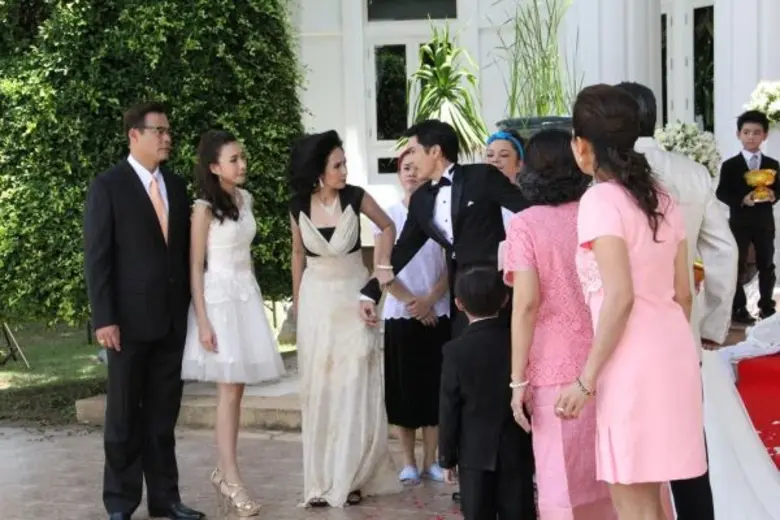 แนท ณัฐชา เหวอรรับทาน!!! นุ่ม ดารัณ กระชากแขนห้ามแต่ง “เขตต์” ในละคร “สะใภ้ไร้เงา”