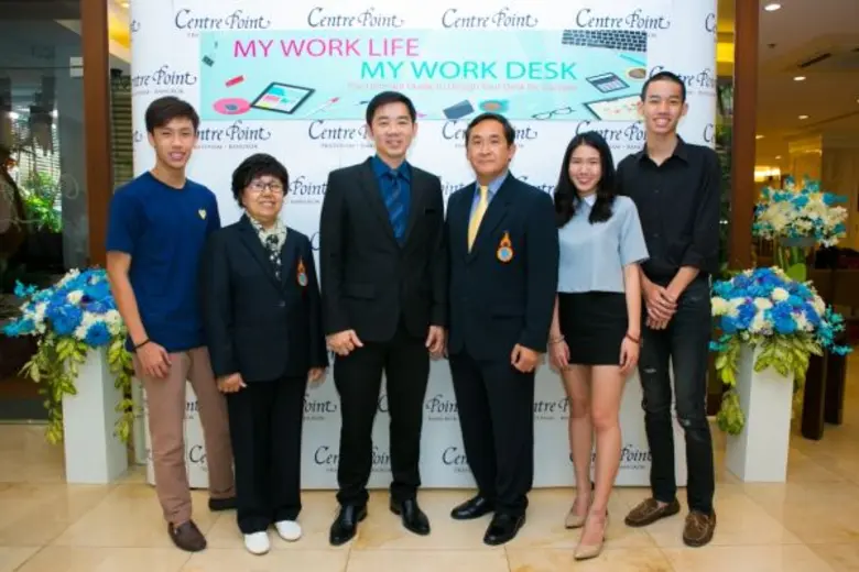 นายทวีชัย วิรามเวศย์ (ที่ 3 จากซ้าย) ผู้จ...