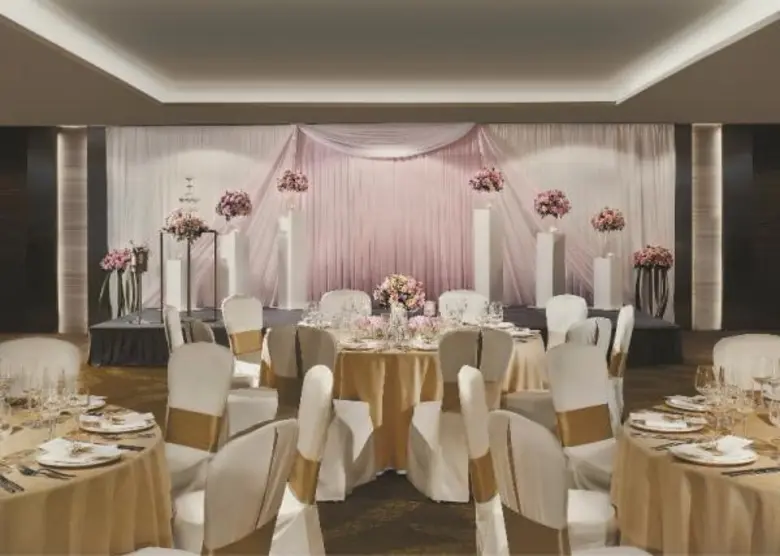 อนันตรา สาทร กรุงเทพฯ เชิญทุกคู่รักที่กำล...