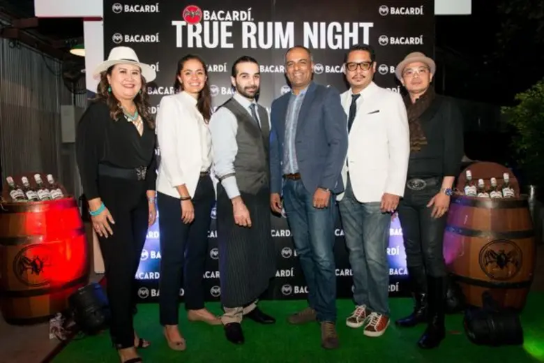 ลูก้า ซินาลี่ มิกโซโลจิสต์ระดับโลก ถ่ายทอดประสบการณ์ 3 รัมค็อกเทล ในงาน บาคาร์ดี ทรู รัม ไนท์ ปาร์ตี้ซีรี่ส์ ครั้งที่ 3