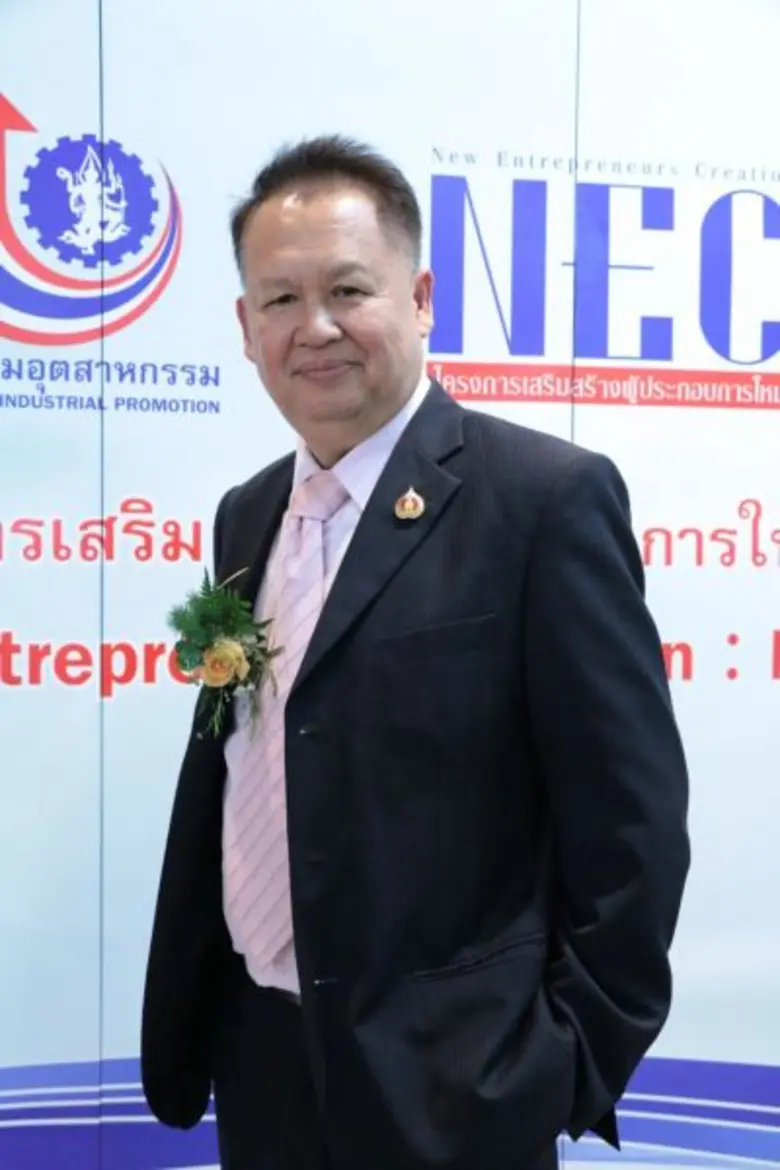 กสอ. ผนึกผู้ประกอบการ 6 ย่านการค้า โชว์ศักยภาพ “คลัสเตอร์แฟชั่น”  ดึง 42 แบรนด์ เมดอินไทยแลนด์ เปิดศักราชปี 59