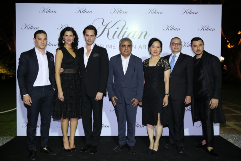 มร.วิโนจ ดาร์ทลานิ (ที่ 4 จากซ้าย) กรรมการผู้จัดการ...