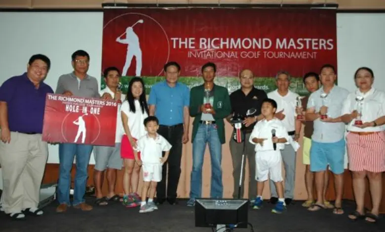 คุณลักษณ์วรรณ และ คุณอมรพงษ์ วงศ์วรการ กรรมการผู้จั...