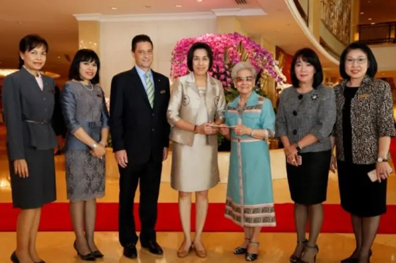 คุณหญิงเยาวรัตน์ เตชะเวช ที่ปรึกษาอาวุโส และ มร. ฟิ...