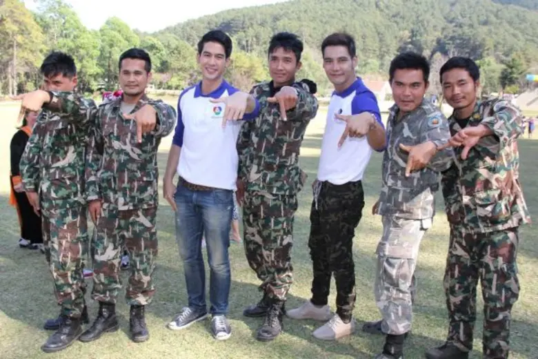 '7 สี ช่วยชาวบ้าน’ ร่วมกับ 'สนง.ทรัพย์สินฯ’ ส่ง 'จิณณะ-โอ๊ต’ ตะลุย ดอยอินทนนท์ นำทีมแจกผ้าห่ม เสื้อกันหนาว มอบไออุ่นให้แก่ชาว ต.บ้านหลวง จ.เชียงใหม่