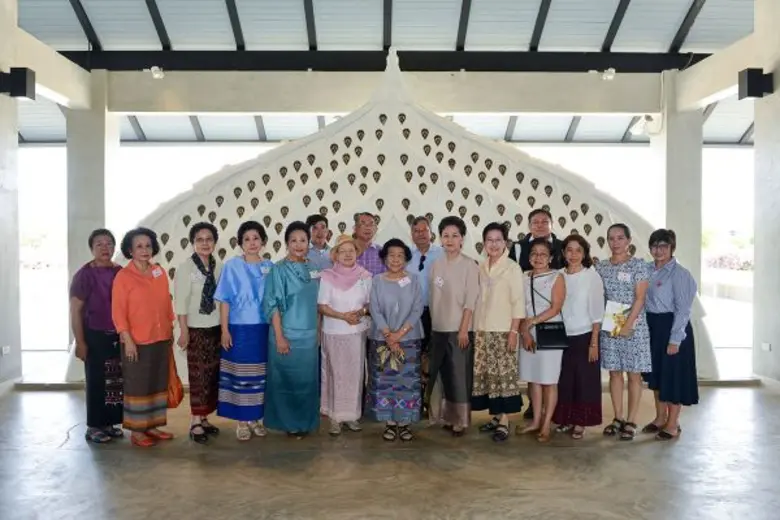 ท่านผู้หญิงอิศรา บุรณศิริ กรรมการและผู้จั...