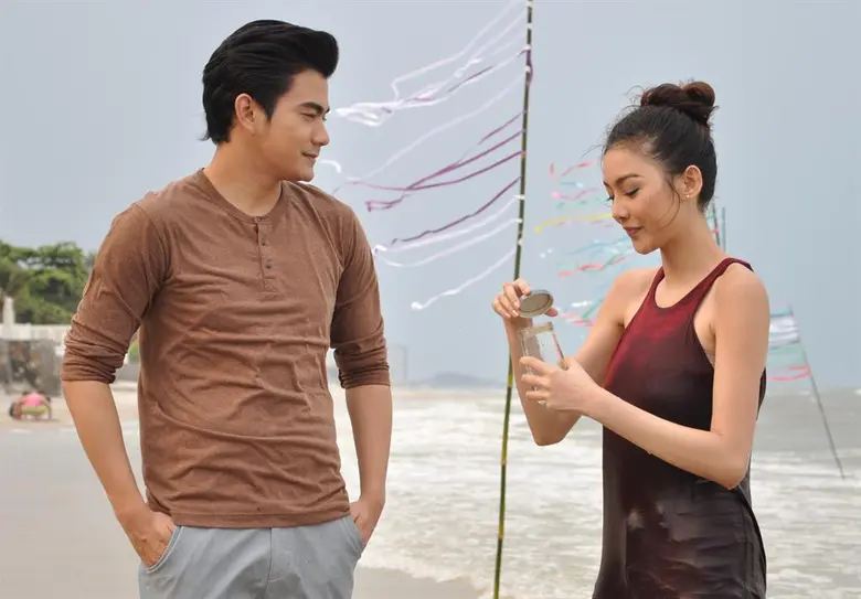 “มายด์” ตื่นเต้นเห็นทะเลครั้งแรก!! “ฌอห์ณ” เอ็นดู “ชวนเล่นน้ำ”