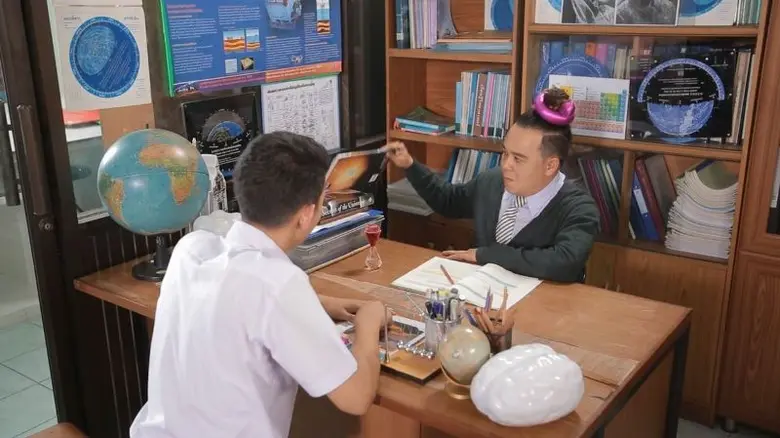 ทีวีไกด์: ซีรี่ส์ “อัศจรรย์ คุณครูเทวดา” "เปรม” เกลียดวิชาวิทยาศาสตร์ “เสนาหอย” ใช้พลังพิเศษ “นาฬิกากลับเกลียดเป็นรัก กลับรักเป็นเกลียด” เปลี่ยนความคิด