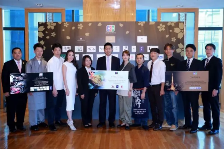 จากซ้าย : คุณพลสินธ์ ปวนะฤทธิ์ จาก Wifi P...