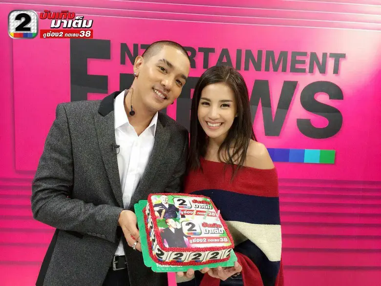 ทำเอา สตูดิโอ ข่าว 2 หวานฉ่ำจนหลายคนอิจฉา...