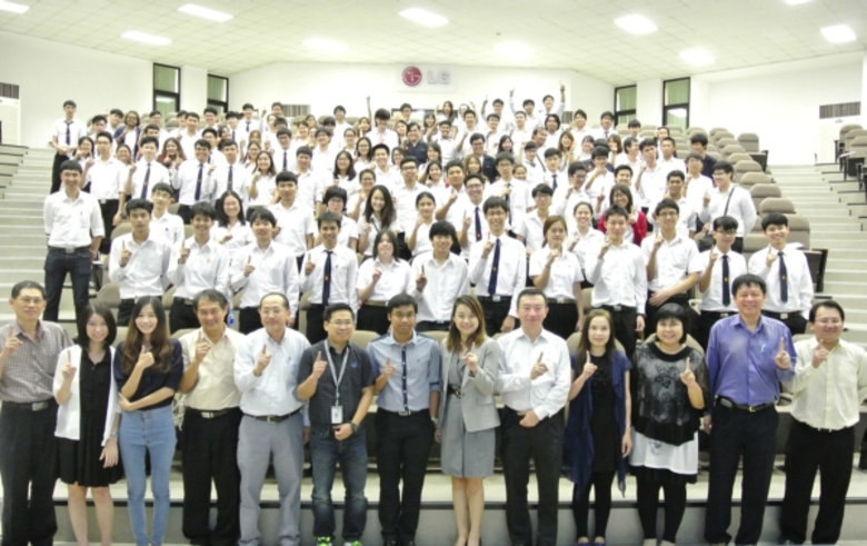 คณะวิศวกรรมศาสตร์ สถาบันเทคโนโลยีพระจอมเก...