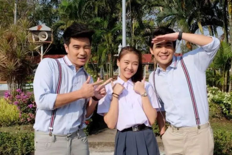 "รถโรงเรียน High School Reunion" อาทิตย์น...