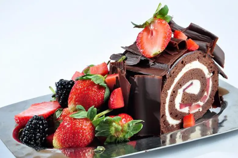 ต้อนรับเดือนแห่งความรัก กับขนมเค้ก และเบเ...