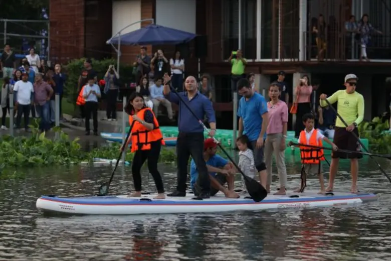 ดาร์ลิ่ง อารดา-น้ำหวาน กรรณาภรณ์ พร้อมเหล่าเซเลปคนดัง เปิดตัวกีฬาทางน้ำ SUP BOARD ไลฟ์สไตล์สปอร์ต