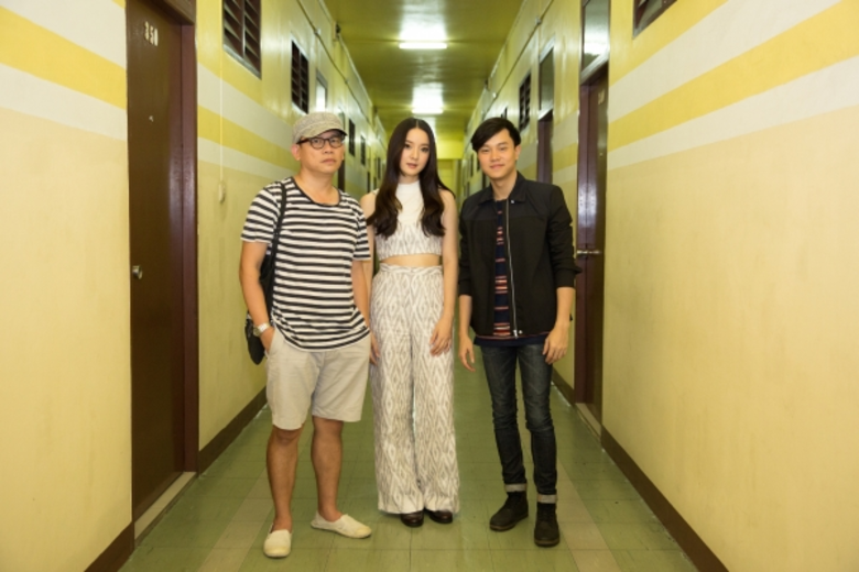 หลังจากทางต้นสังกัดปล่อยเพลงLet's smile t...