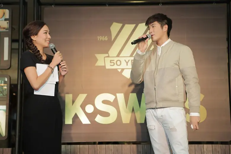 อาเล็ก ธีรเดช ควงจอย รินลณี สวีทหวานกลางงาน K-Swiss ฉลองครบรอบ 50 ปี ต้อนรับเดือนแห่งความรัก