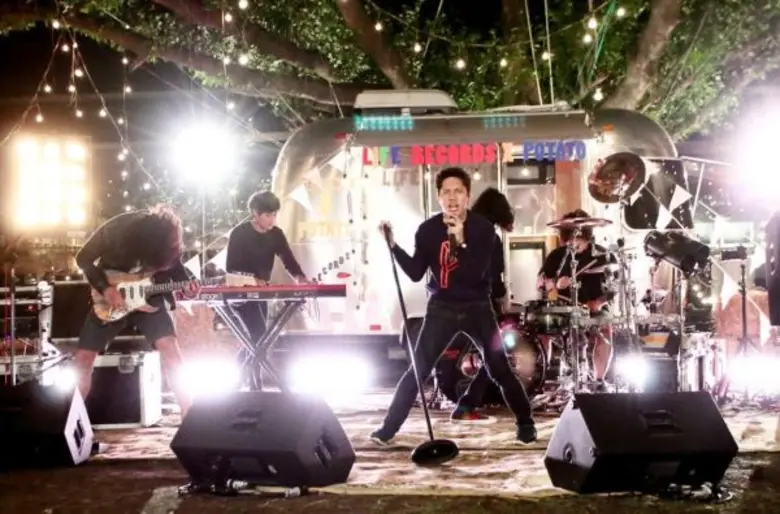 ทีวีไกด์: รายการ “ไลฟ์เรคคอร์ด” “โปเตโต้” ชวนมันส์!! คอนเสิร์ต “A night with potato”