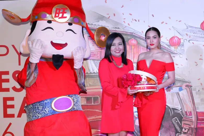 ศิลักณ์ อินทภาษี (กลาง) ผู้อำนวยการส่วนงา...