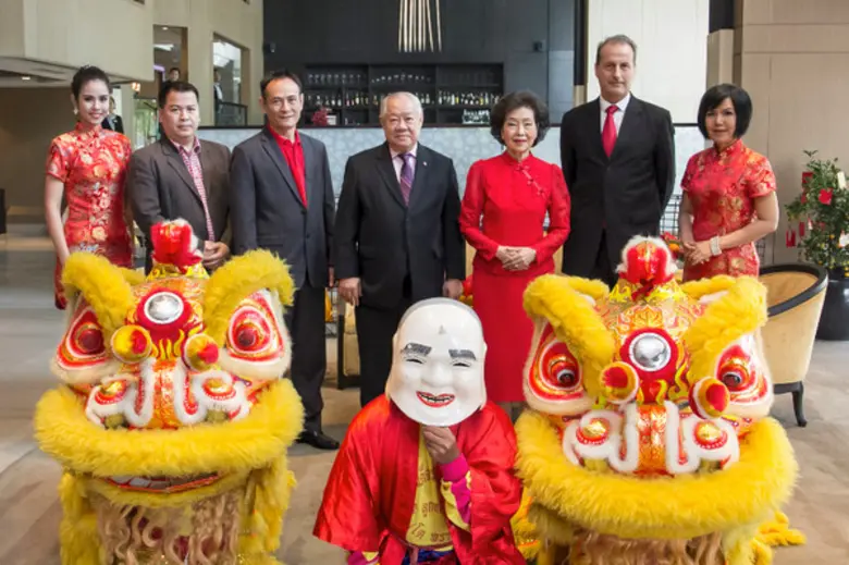 สุนทร – อารยา อรุณานนท์ชัยเป็นประธานเบิกเนตรสิงโต ต...